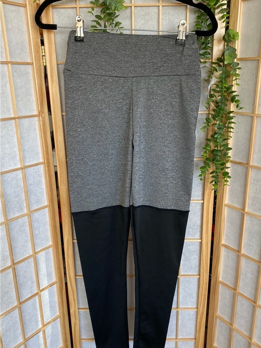 SHEIN Two-Tone High-Waist Leggings in Gray and Black